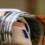 360.000 de romani au cate 20.000 de euro in Pilonul II. Cum se pot retrage banii