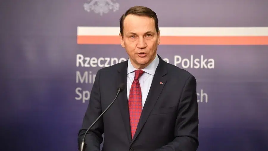 Polonia avertizeaza ca Rusia pregateste un atac sub steag fals. Putin ameninta Europa cu represalii