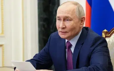 Rusia sanctioneaza un elev britanic de 17 ani. Tanarul a demascat o retea crypto de 350 miliarde
