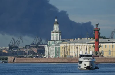 Dronele ucrainene lovesc un terminal petrolier din Sankt Petersburg. Aeroportul suspenda zborurile