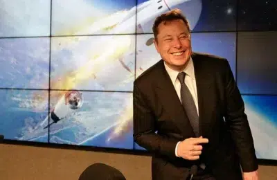 SpaceX se listeaza la bursa pentru 75 de miliarde de dolari. Elon Musk devine primul trilionar