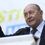 Traian Basescu cere un premier politic din partea PNL sau PSD. Fostul presedinte critica partidele