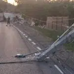 Un TIR s-a rasturnat in Neamt si a rupt o conducta de gaze. Doi tineri au ajuns la spital