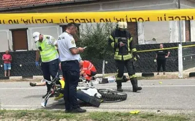 Doi adolescenți de 17 și 18 ani mor într un accident în Timiș. Motocicleta a lovit o mașină