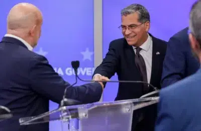 Alegeri primare in California cu 60 de candidati. Xavier Becerra si Steve Hilton conduc cursa