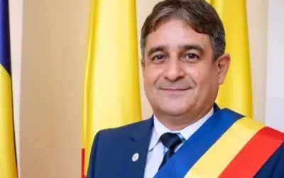Primarul din Alba Iulia primeste o amenda de 53.000 de lei. Tribunalul sanctioneaza lipsa actelor