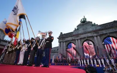 Aniversarea SUA aduna 10.000 de oameni la Bruxelles. Ce mesaje au transmis Trump si Rutte