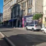 40% dintre tineri resimt anxietate constantă. Panouri cu mesaje inedite apărute în București