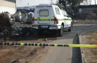 Atac armat masiv in Africa de Sud. 12 persoane au fost ucise si alte 9 ranite langa Johannesburg