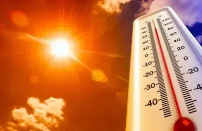 Val de canicula cu maxime de 41 de grade. Meteorologii anunta furtuni si vijelii seara