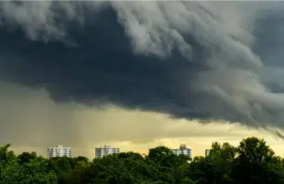 Canicula se intrerupe miercuri. ANM anunta scaderi de 10 grade si furtuni cu grindina