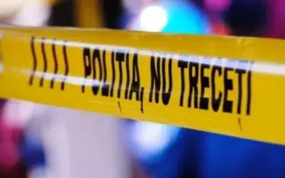 Copil de 4 ani gasit mort intr o locuinta din Galati. Fratii lui sunt internati in stare grava