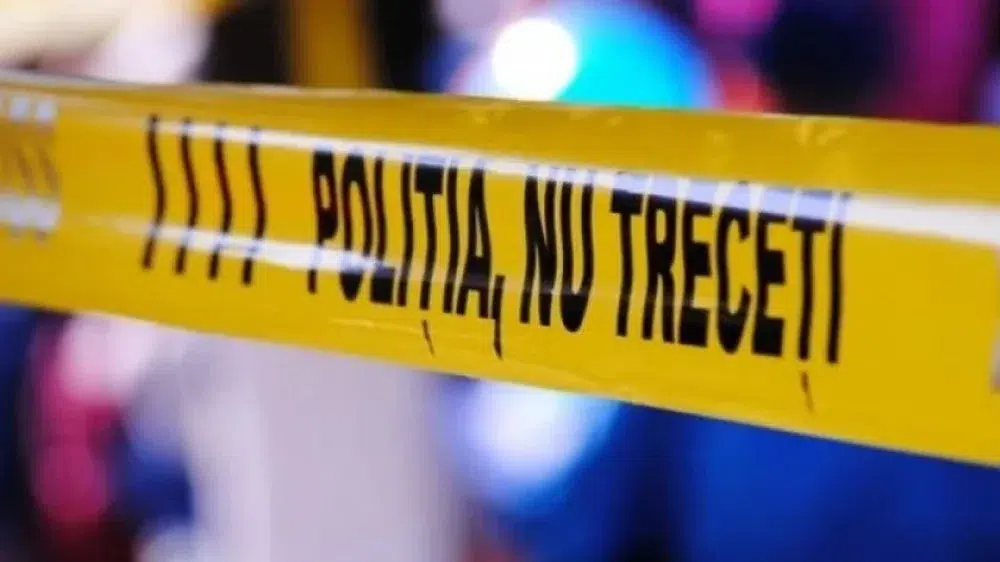 Copil de 4 ani gasit mort intr o locuinta din Galati. Fratii lui sunt internati in stare grava