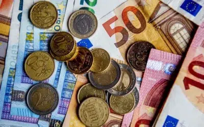 Curs BNR. Euro ajunge la 5.23 lei pe fondul crizei politice declansate de demiterea lui Bolojan