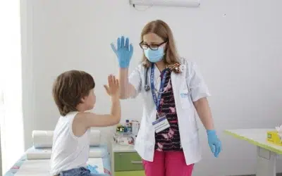 Enterovirozele lovesc copiii de 4 ori pe an. Medicul Cristina Mihaila explica regulile de tratament