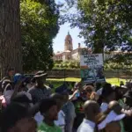 Cinci imigranti ucisi in Africa de Sud. Oamenii fug in munti de frica atacurilor xenofobe