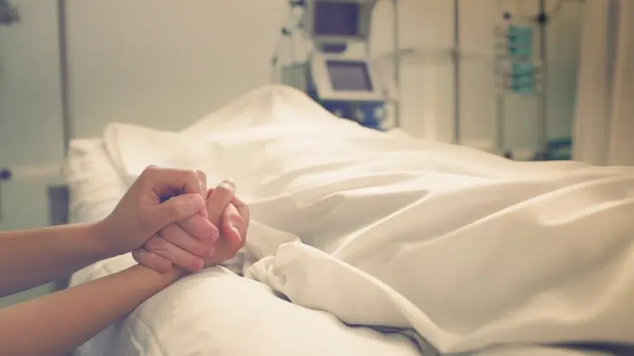 Pacient din Bihor mort dupa o operatie la picior. Familia acuza spitalul de infectii nosocomiale