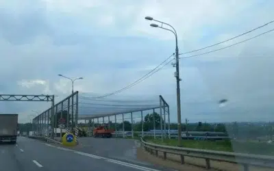 Kremlinul instaleaza plase antidrona pe autostrada spre Valdai. Masuri de securitate pentru Putin