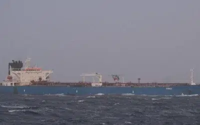 UE autorizeaza navele de razboi sa retina petrolierele rusesti in Mediterana. Noi reguli navale