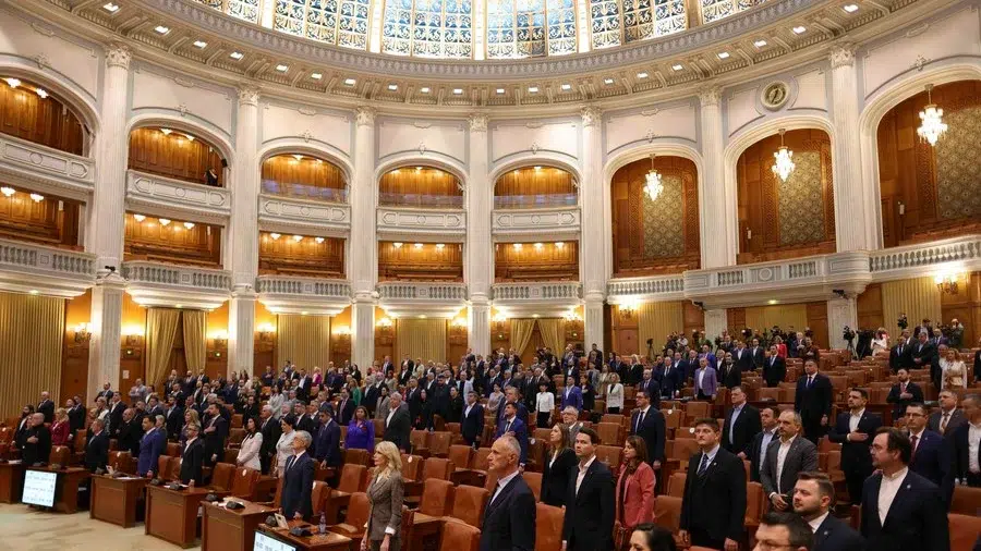 premier Parlament vot