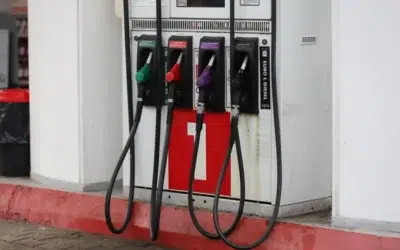 Pretul benzinei ajunge la 9.62 lei in Bucuresti. Diferenta fata de motorina scade la 10 bani