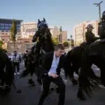Zeci de mii de evrei ultraortodocsi blocheaza strazile in Israel. Guvernul Netanyahu risca sa cada