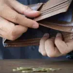 Peste 5 milioane de romani se afla in risc de saracie. INS publica datele oficiale pentru 2025