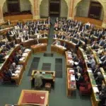 Parlamentul din Ungaria taie salariile deputatilor cu 40 la suta. Noul venit scade la 3690 euro