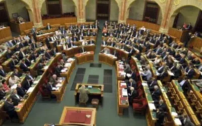 Parlamentul din Ungaria taie salariile deputatilor cu 40 la suta. Noul venit scade la 3690 euro