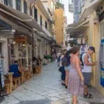 Salariul mediu in Grecia ajunge la 18.000 euro pe an. Localnicii nu isi mai permit vacante