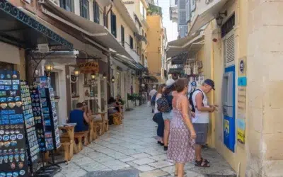 Salariul mediu in Grecia ajunge la 18.000 euro pe an. Localnicii nu isi mai permit vacante
