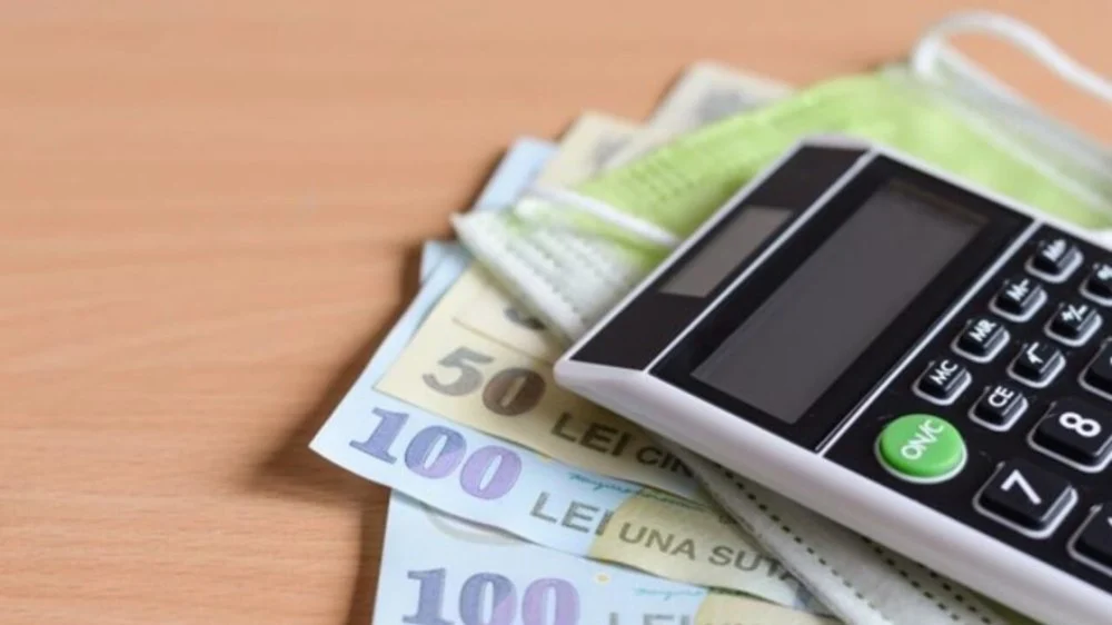Guvernul majorează salariul minim la 4.325 lei. Aproape 1.800 de lei ajung direct la stat