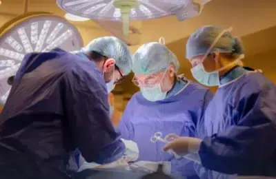 Premiera medicala la Cluj. O pacienta scapa de dureri cronice dupa implantarea unui stimulator