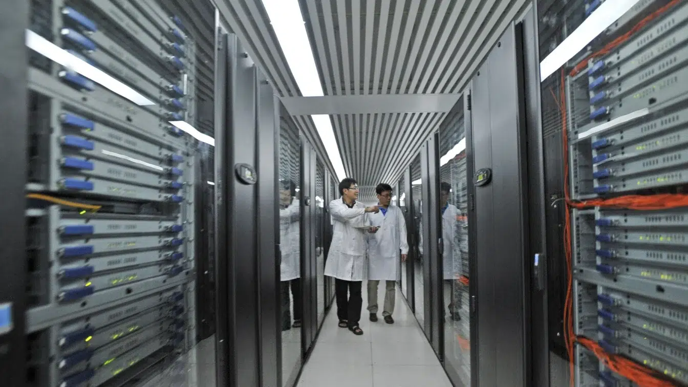 China depășește SUA în topul supercomputerelor. Sistemul LineShine preia primul loc mondial