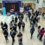 Peste 100 de licee si universitati isi deschid portile la Bucuresti. Elevii au acces gratuit la targ