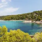 Turisti romani jefuiti de 750 de euro in Halkidiki. Hotii deschid masinile fara urme