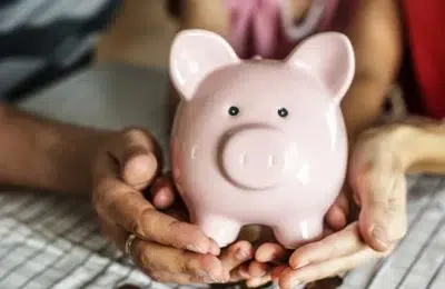 60% dintre romani nu au bani pentru urgente financiare. Datele noului studiu