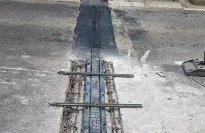 Traficul pe viaductul Râu Vadului se reia joi pe ambele sensuri. Șoferii scapă de cozile de pe DN7