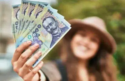 Statul ofera vouchere de vacanta de 800 de lei in 2026. Plafonul salarial este de 6.000 de lei net