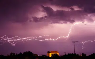 ANM emite cod portocaliu de furtuni pentru litoral. Temperaturile scad cu 10 grade in Bucuresti