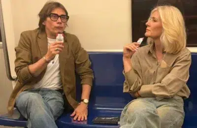 Alessandra Stoicescu lanseaza primul podcast filmat in metrou. Marius Manole este primul invitat