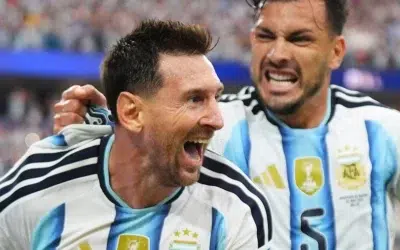 Anglia și Argentina se înfruntă în semifinala Cupei Mondiale. Messi și Kane luptă pentru trofeu