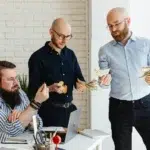 BNS cere modificarea Codului muncii pentru salarii mai mari. Ce reguli impune Uniunea Europeana