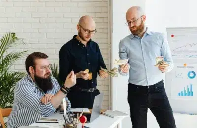 BNS cere modificarea Codului muncii pentru salarii mai mari. Ce reguli impune Uniunea Europeana