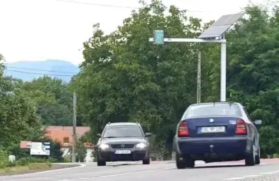 Soferii romani vor vedea emoticoane verzi si rosii pe drumuri. CNAIR instaleaza 145 de sisteme