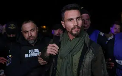 Fostul colaborator al lui Calin Georgescu primeste avertisment pentru troita cu simbol legionar