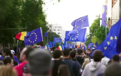 73% dintre romani vad beneficiile apartenentei la UE. Banii si inflatia raman principalele griji