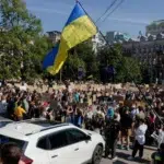 Sute de ucraineni protestează la Kiev. Oamenii cer revenirea ministrului Apărării Mîhailo Fedorov