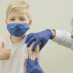 Ministerul Sanatatii anunta stocuri de vaccinuri pentru copii. 69.000 de doze ROR sunt in tara