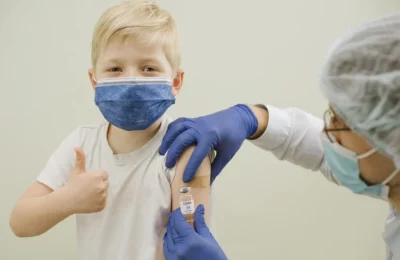 Ministerul Sanatatii anunta stocuri de vaccinuri pentru copii. 69.000 de doze ROR sunt in tara